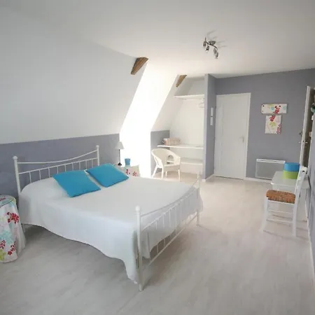 Grand 15 Personnes, 9 Chambres, 100km De Paris En Exclusivite Nyaraló